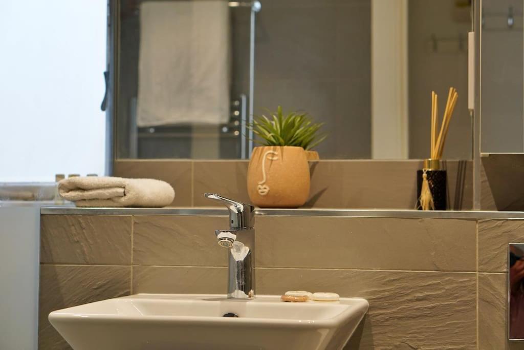 Notting Hill - Portobello Road Lux Home F7 Лондон Екстериор снимка